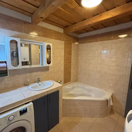 Guest house Kinga House 4*