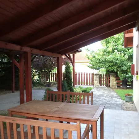 Guest house Kinga House *